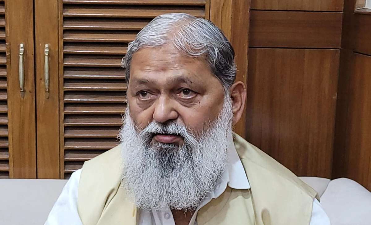 "बाप के नाम की मस्जिद बनाओ, कोई नहीं रोकेगा": हुमायूँ कबीर के बयान पर अनिल विज का तीखा पलटवार!
